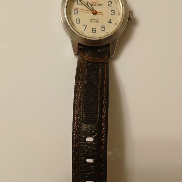 Vtg Timex Expedition Watch Women 26mm Indiglo WR 50M Leather Strap New Battery - Picture 14 of 16